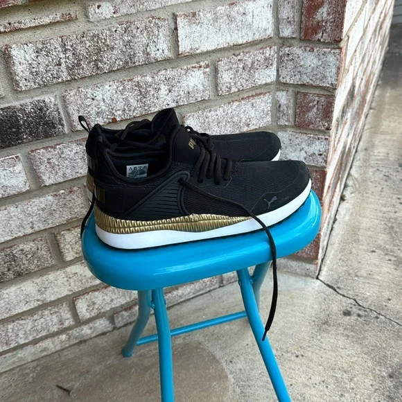 Puma Black pull on Tennis shoes sz 8 US 368066-03 - Picture 4 of 7